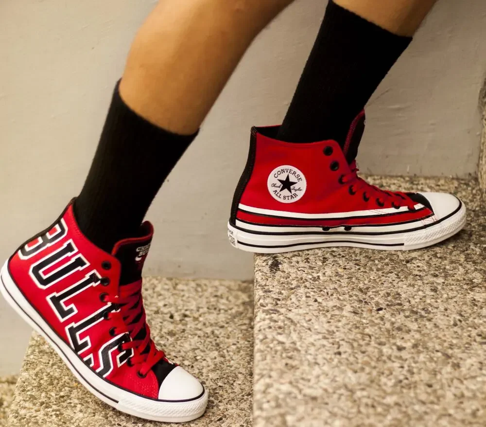 Converse x NBA Chicago Bulls 70 Chuck Taylor All Star High Top Sneakers Junior 5